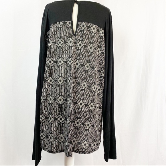 Maurices Size 2 Tribal Print Long Sleeve Shirt Top - Picture 3 of 7